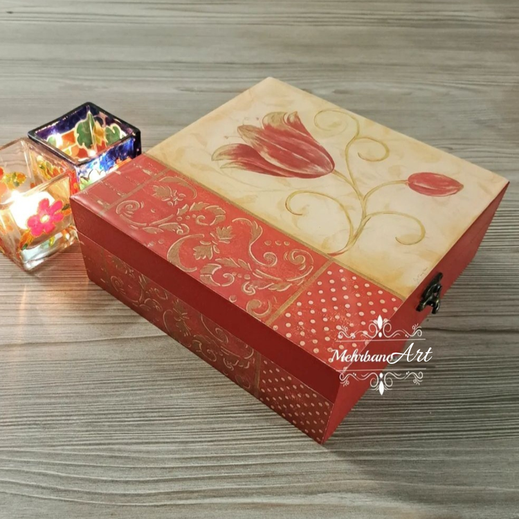 جعبه چوبی طرح گل قرمز با کاور رزینی