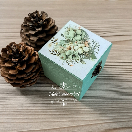 جعبه چوبی طرح گل سبز پاستیلی با کاور رزینی