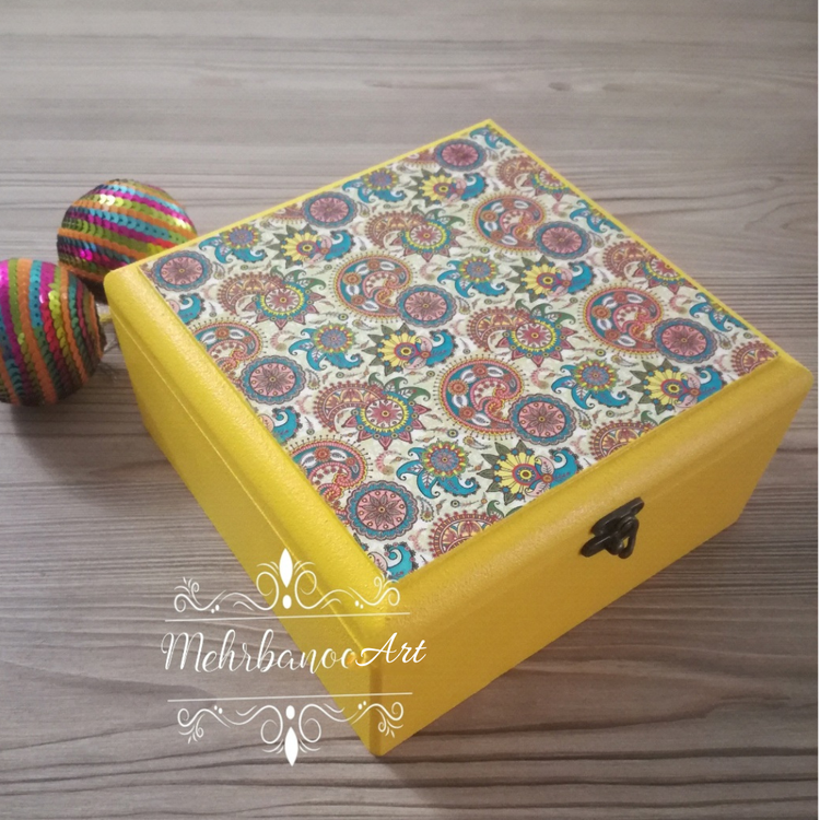 جعبه چوبی زرد طرح سنتی با کاور رزینی