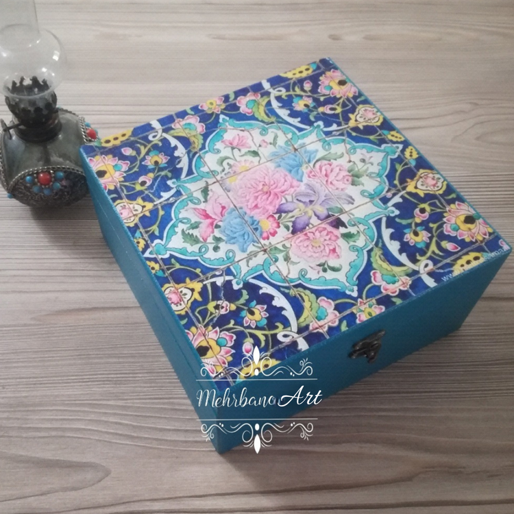 جعبه چوبی طرح گل کاشی سنتی با کاور رزینی