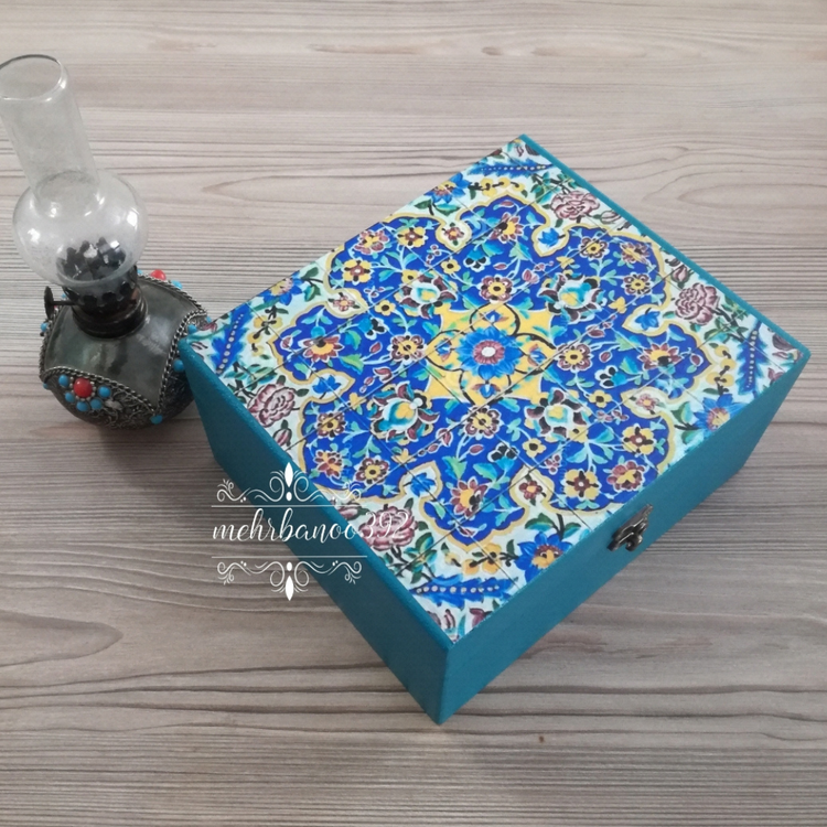 جعبه چوبی طرح سنتی آبی با کاور رزینی